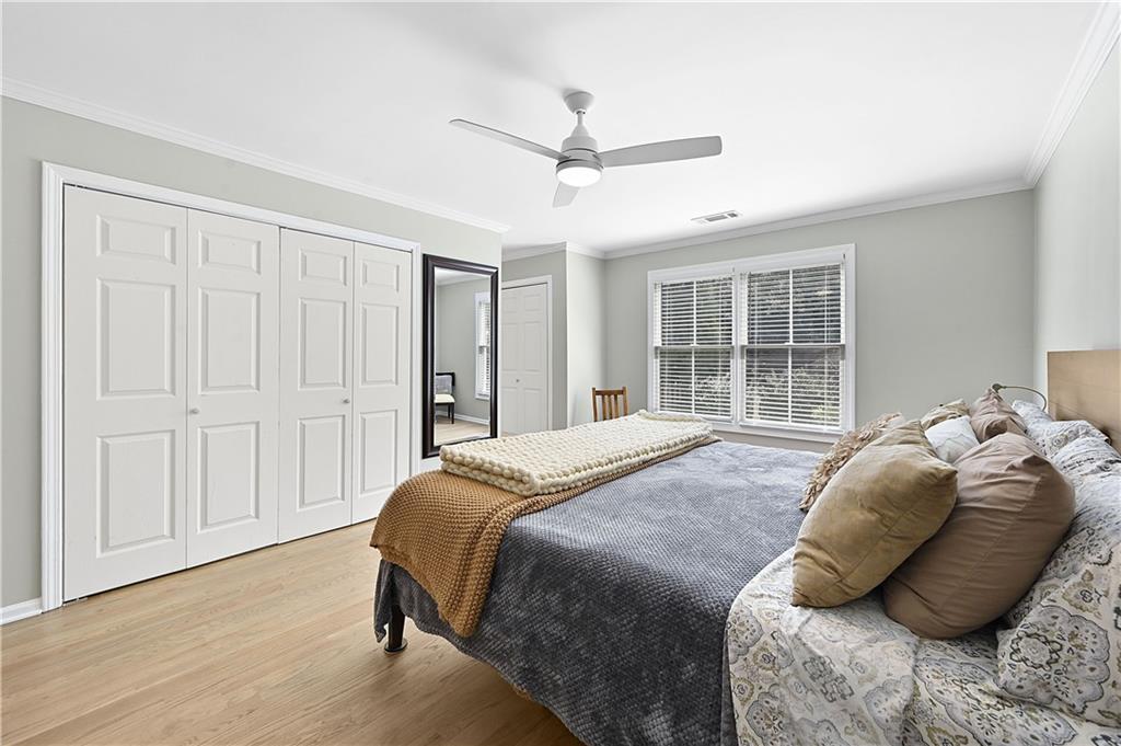 210 Candlestick Court SE