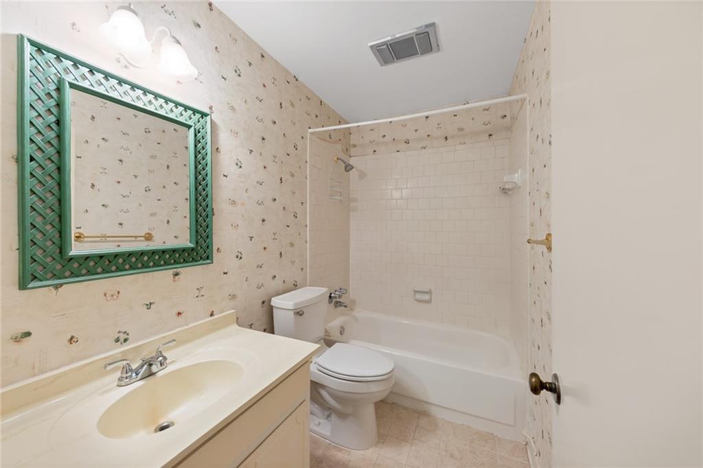 170 Amherst Place NW