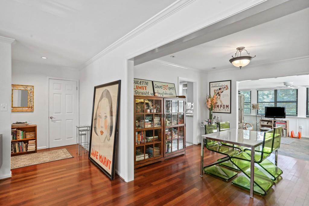 52 Chaumont Square