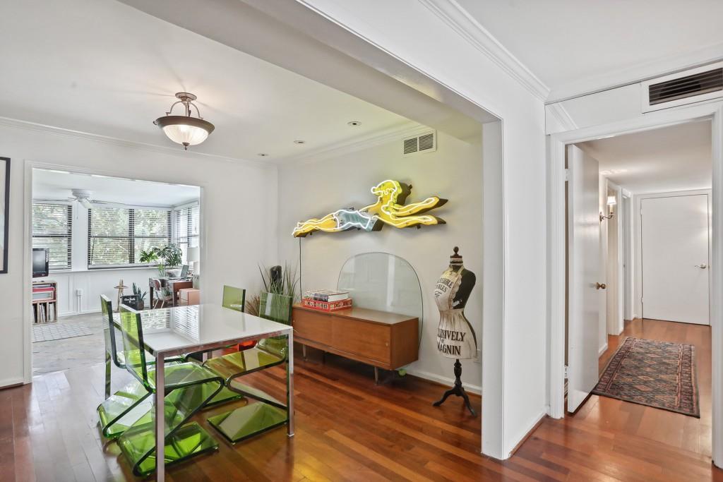 52 Chaumont Square