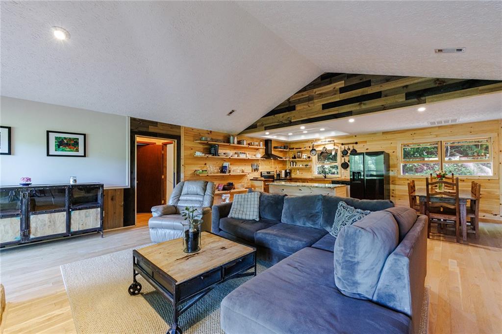 522 Saddleback Circle
