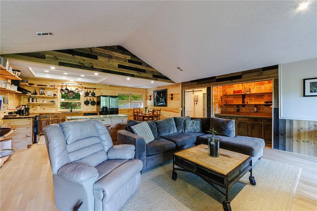522 Saddleback Circle