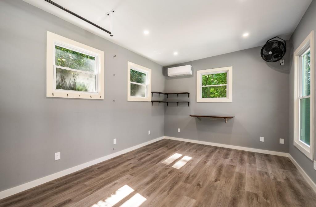1055 Vistavia Circle