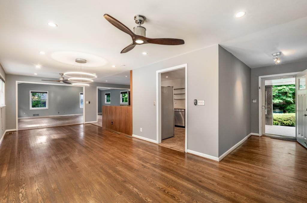 1055 Vistavia Circle
