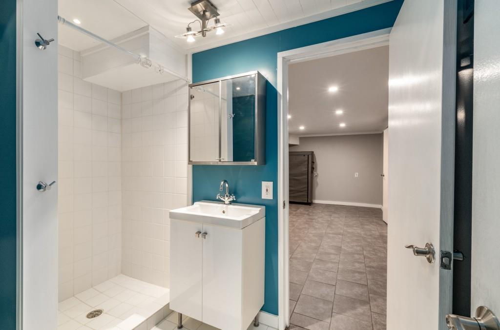 1055 Vistavia Circle
