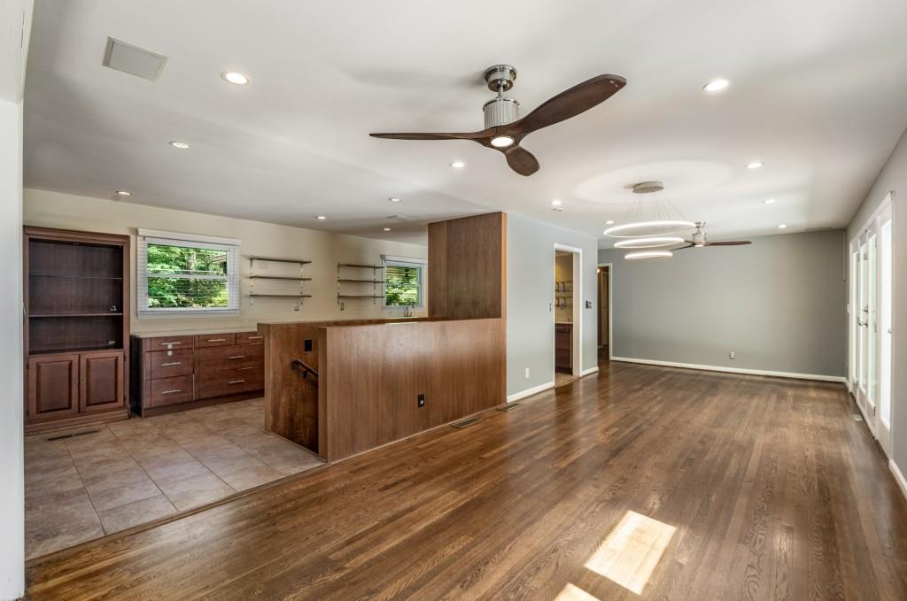1055 Vistavia Circle