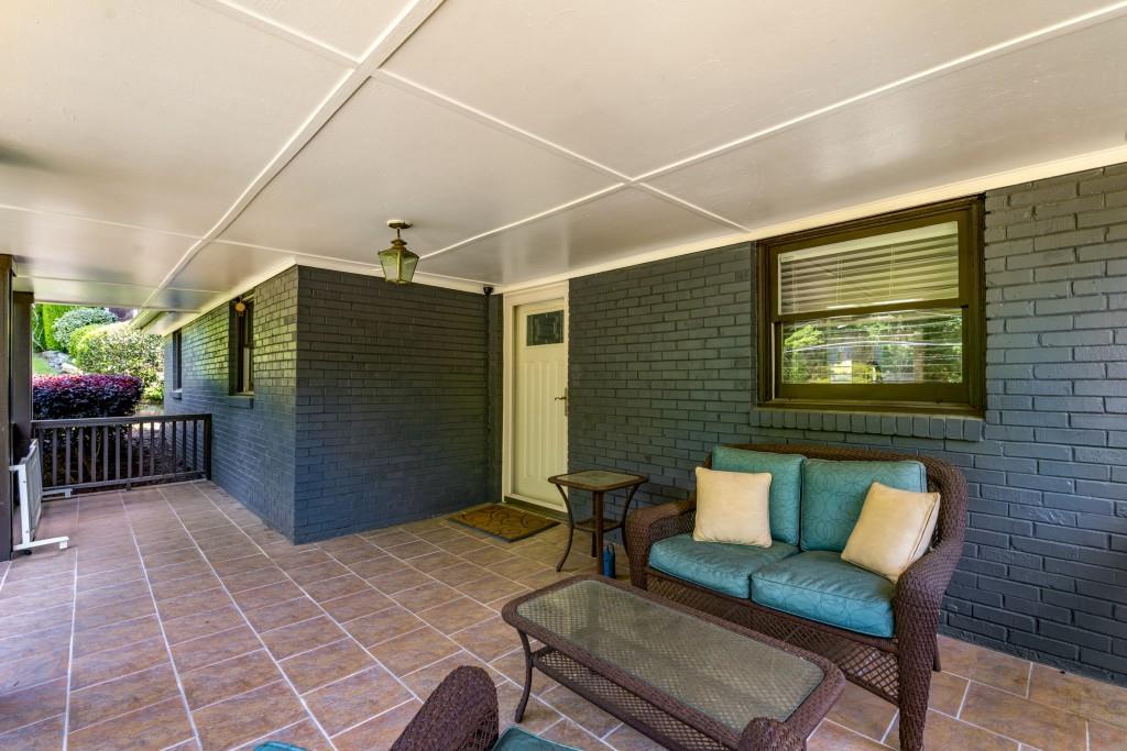 1055 Vistavia Circle