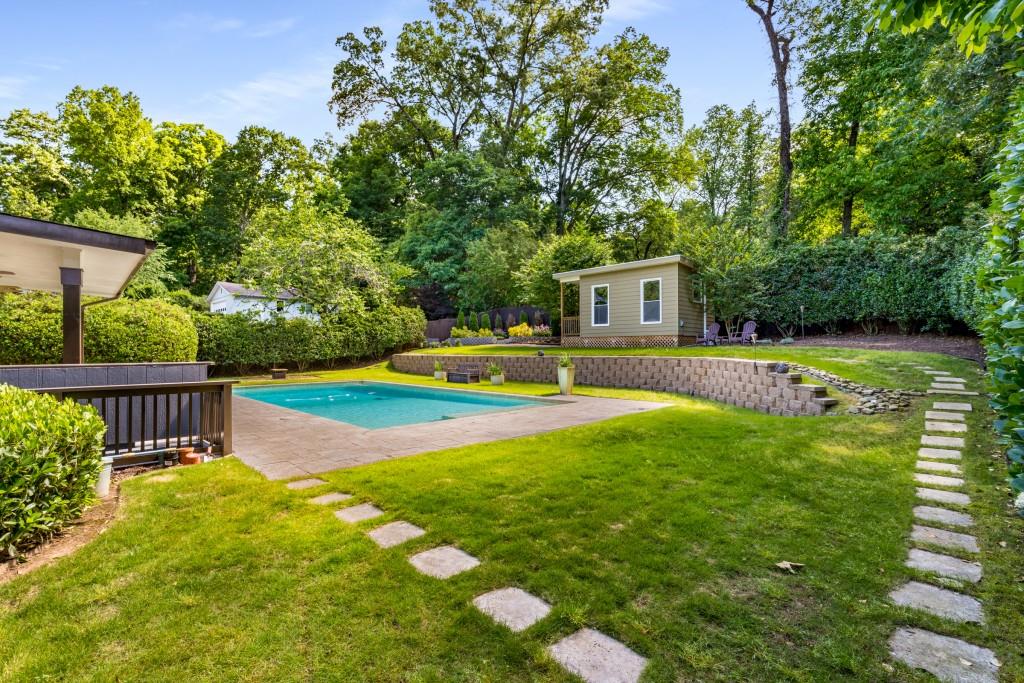 1055 Vistavia Circle