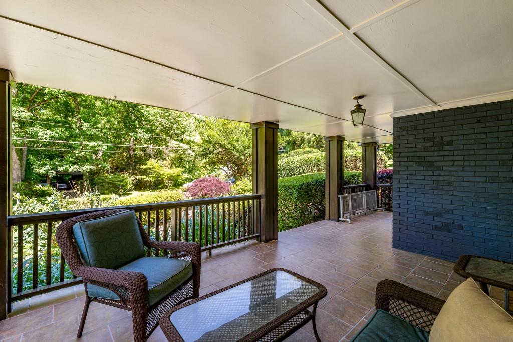 1055 Vistavia Circle