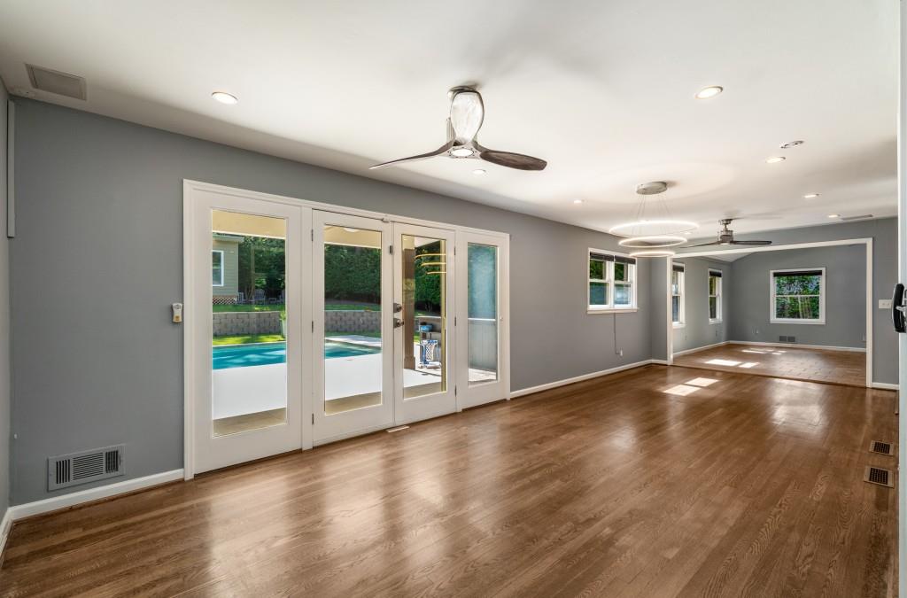 1055 Vistavia Circle