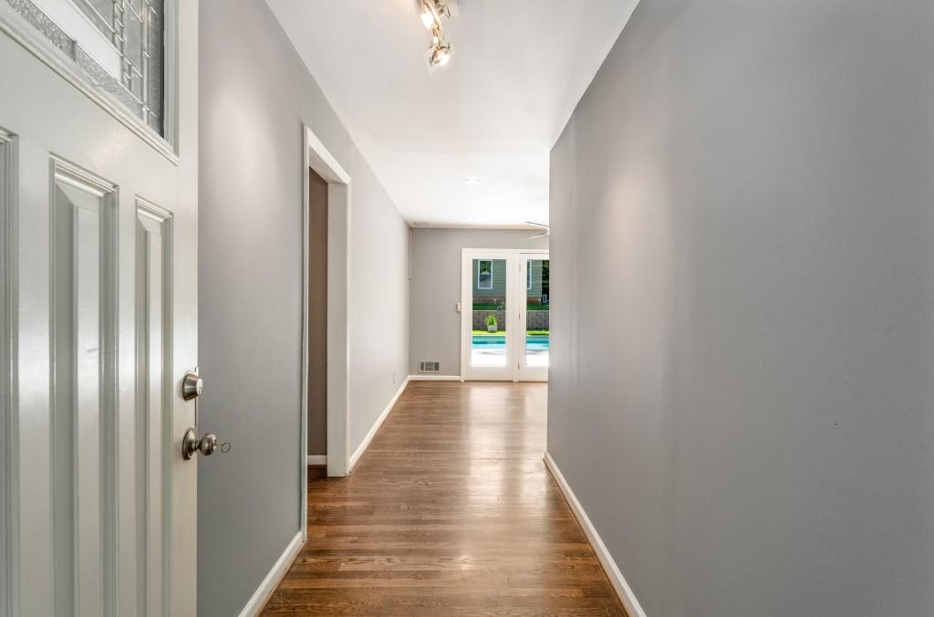 1055 Vistavia Circle