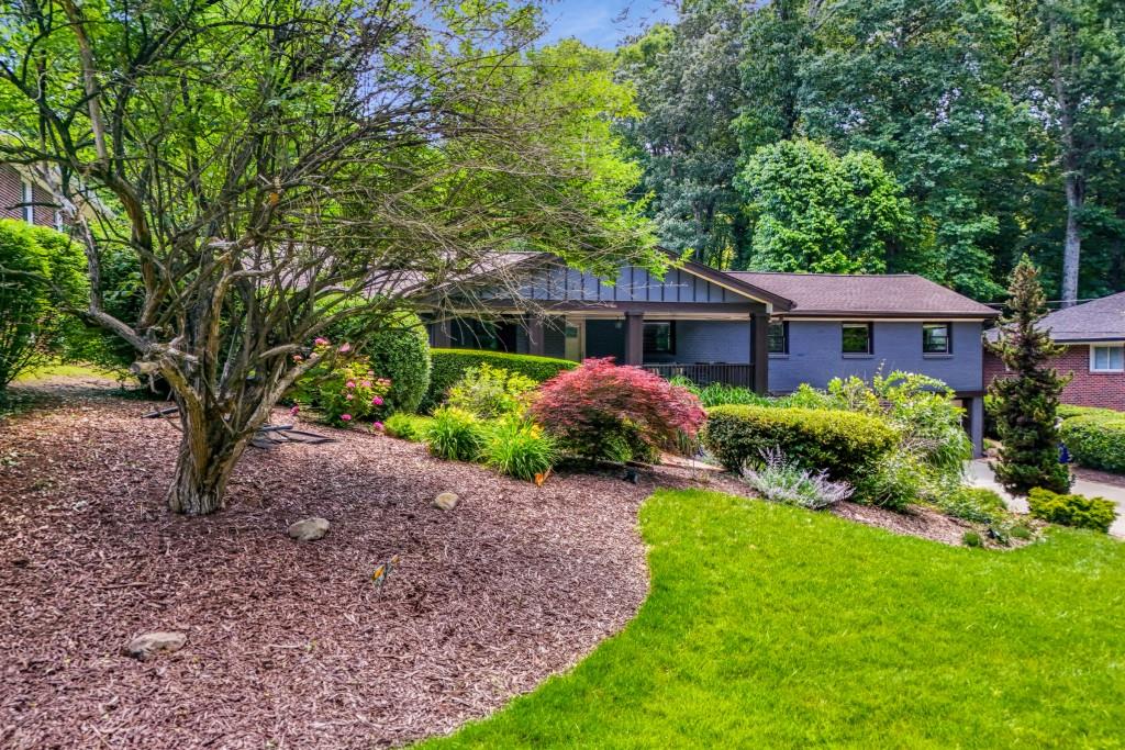 1055 Vistavia Circle