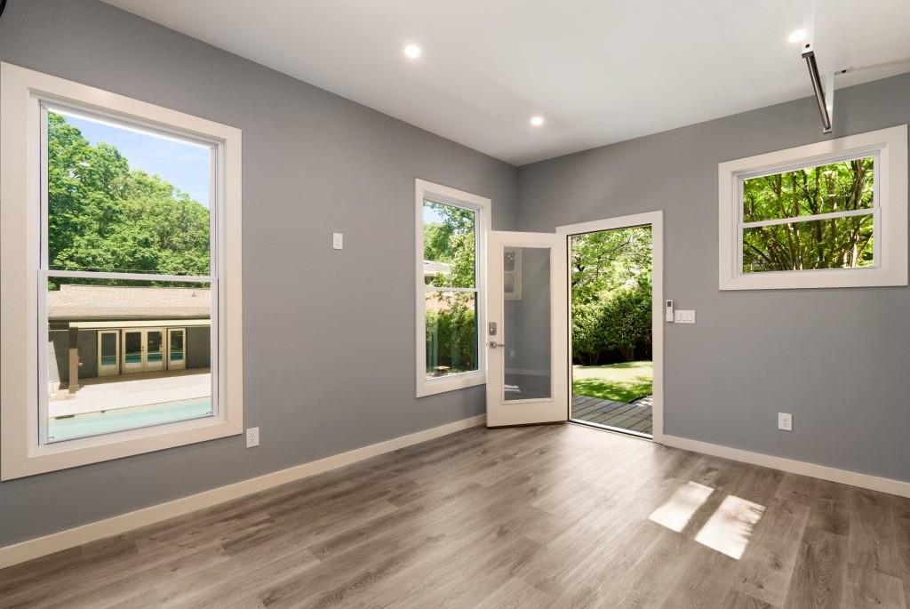 1055 Vistavia Circle