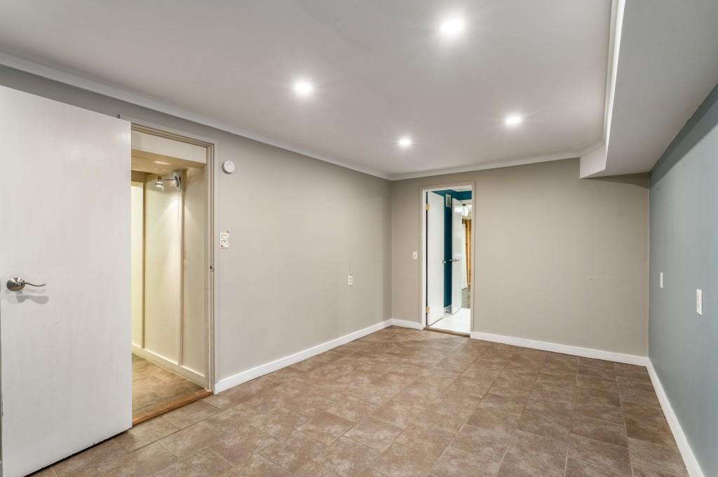 1055 Vistavia Circle