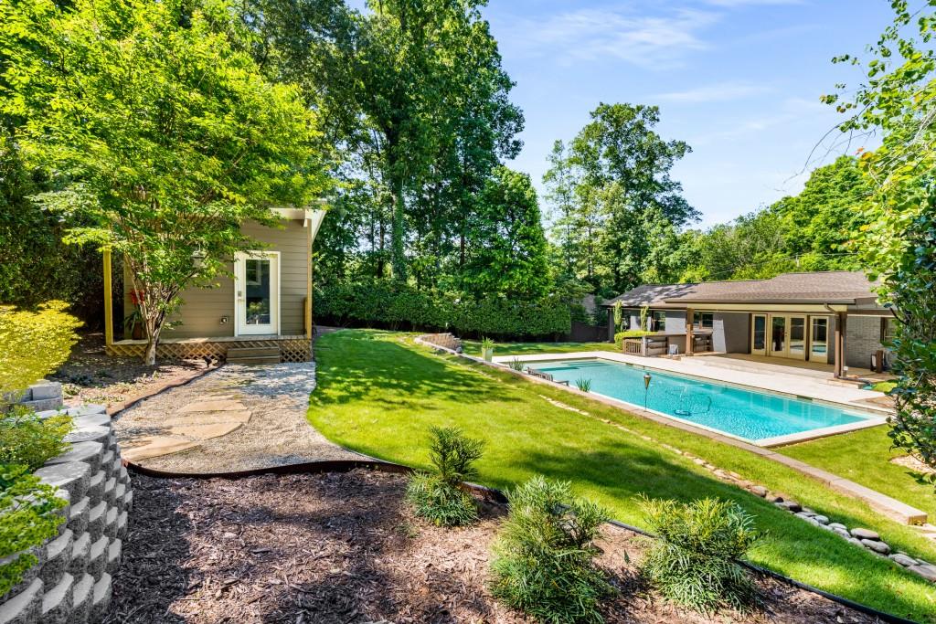 1055 Vistavia Circle