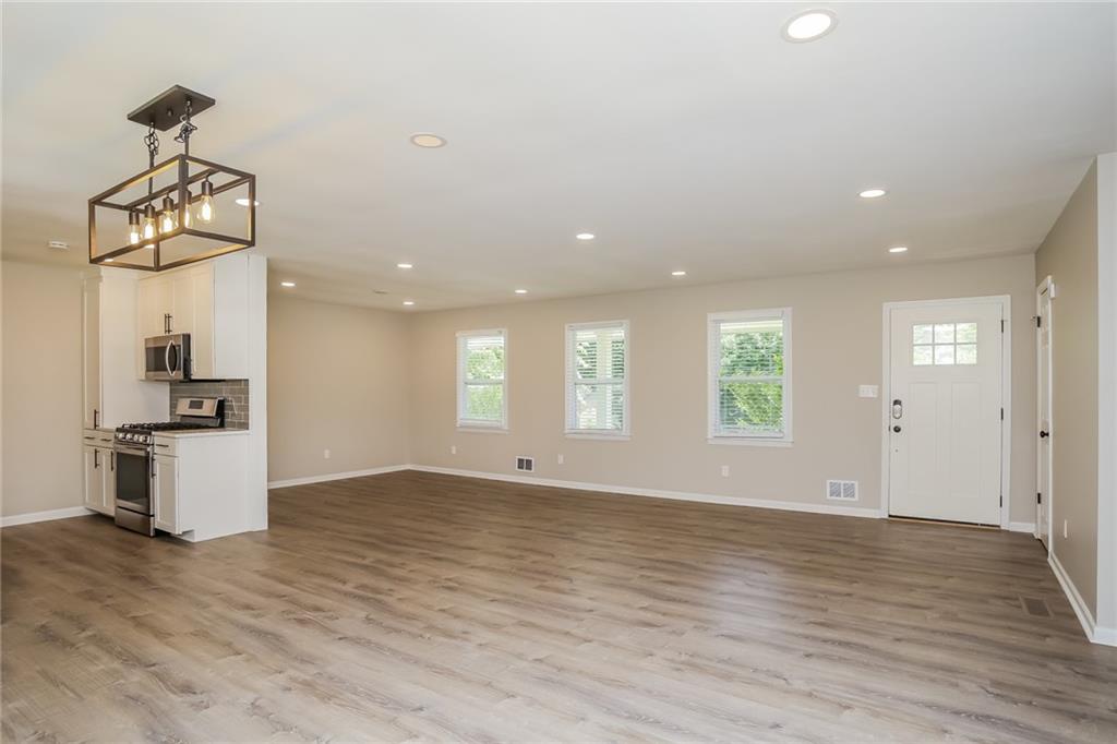 3283 Clearview Drive SW