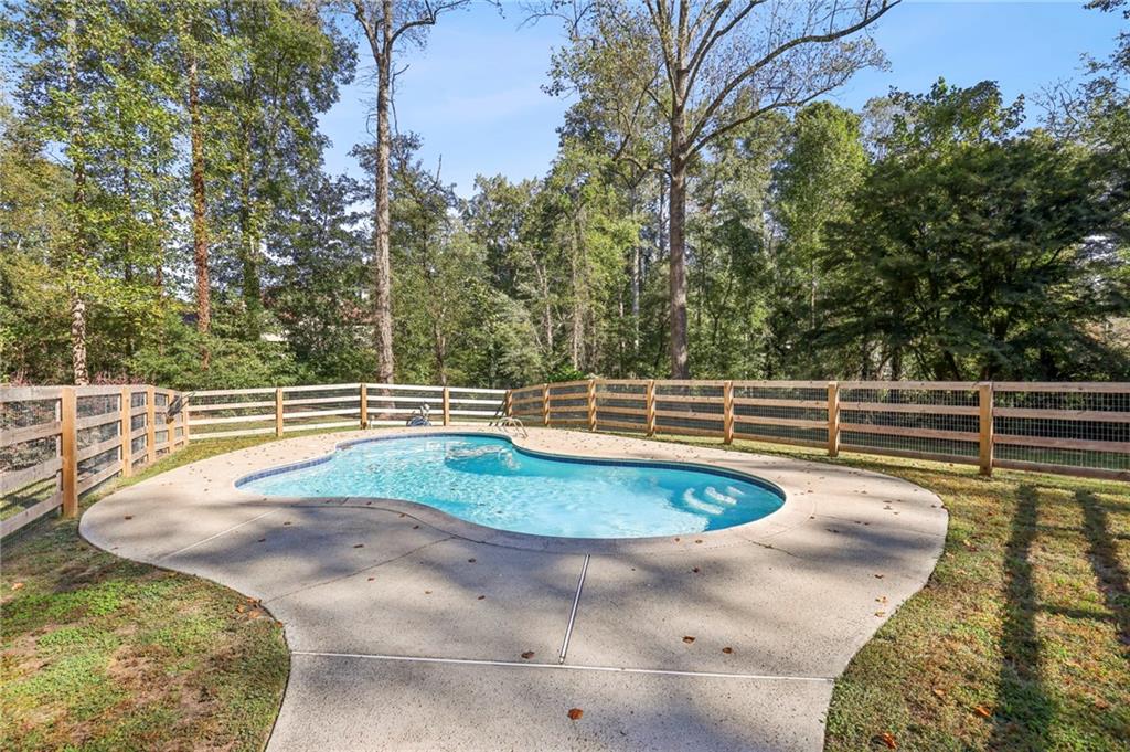 805 Wesley Oak Road NW