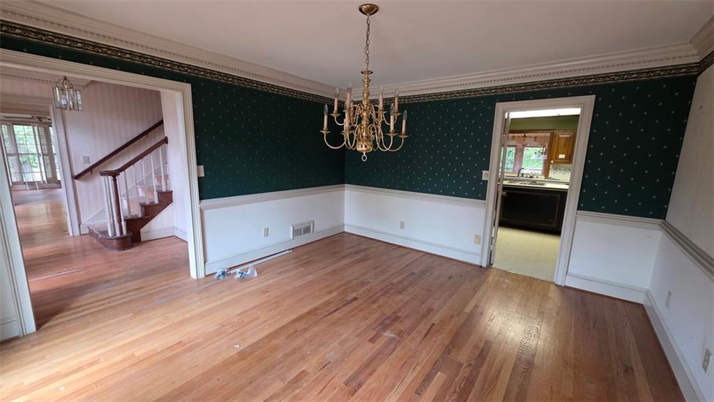 865 Ferncroft Court