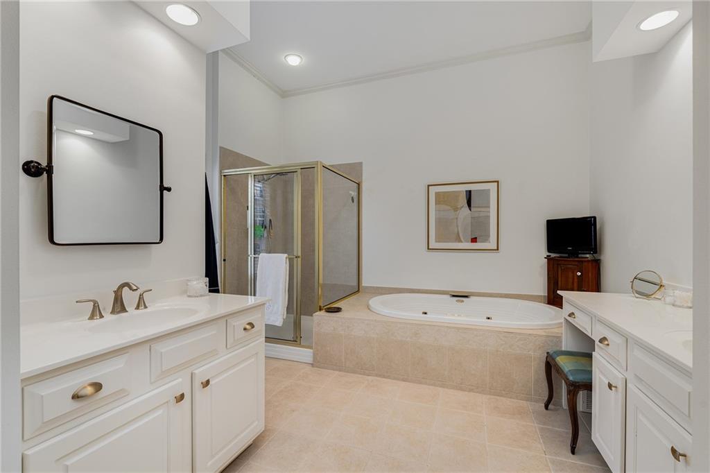 2311 English Ivy Court SE