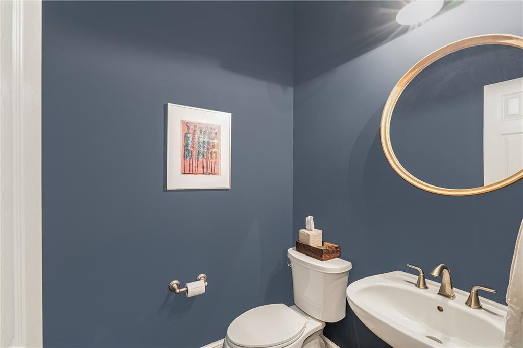 2311 English Ivy Court SE