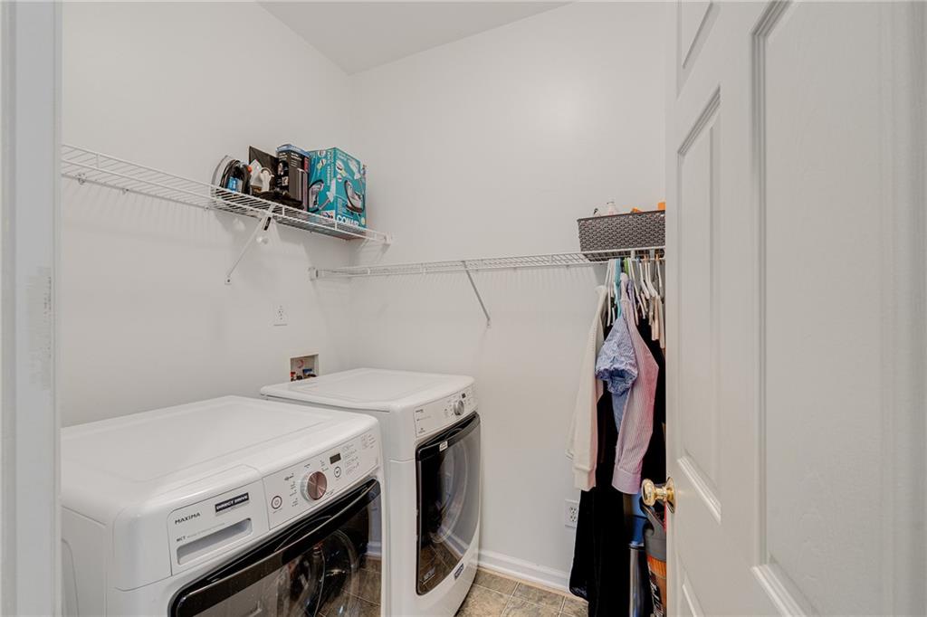 2311 English Ivy Court SE