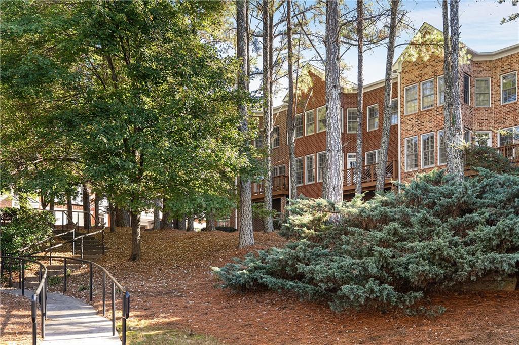 2311 English Ivy Court SE