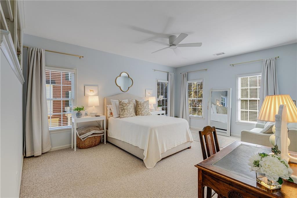 2311 English Ivy Court SE