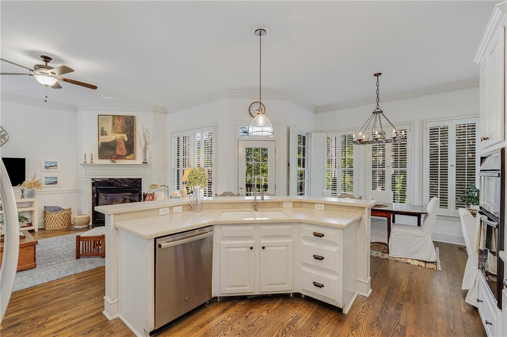 2311 English Ivy Court SE