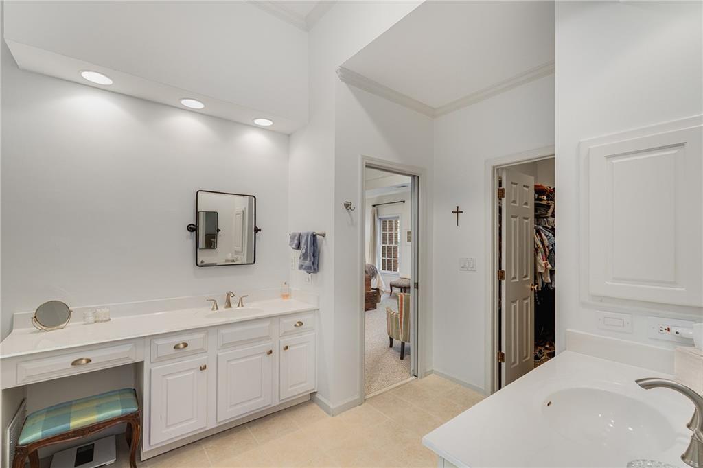 2311 English Ivy Court SE