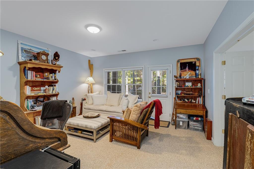 2311 English Ivy Court SE