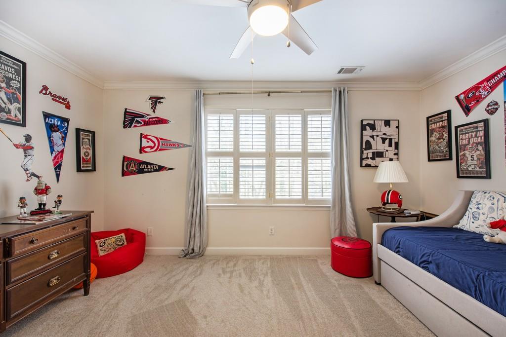 3211 Circle Oaks Drive SE