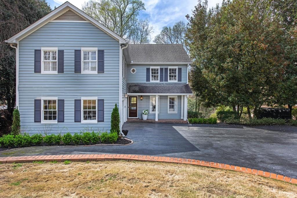 3211 Circle Oaks Drive SE