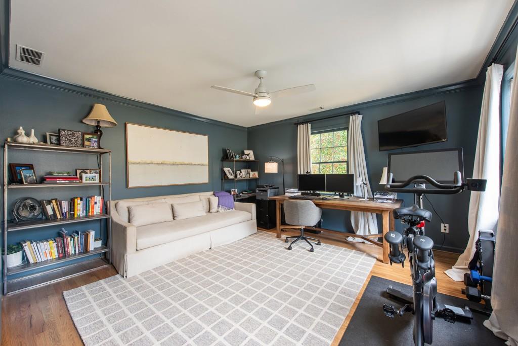 3211 Circle Oaks Drive SE