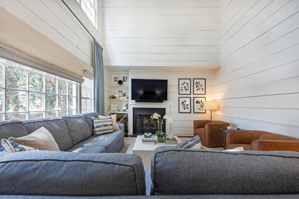 3211 Circle Oaks Drive SE