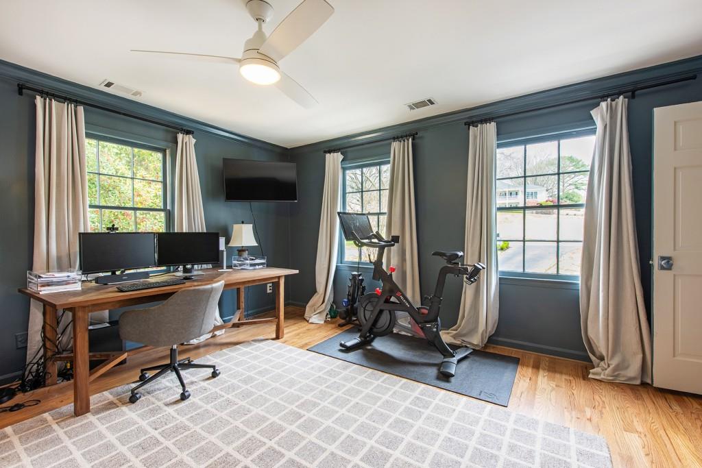 3211 Circle Oaks Drive SE