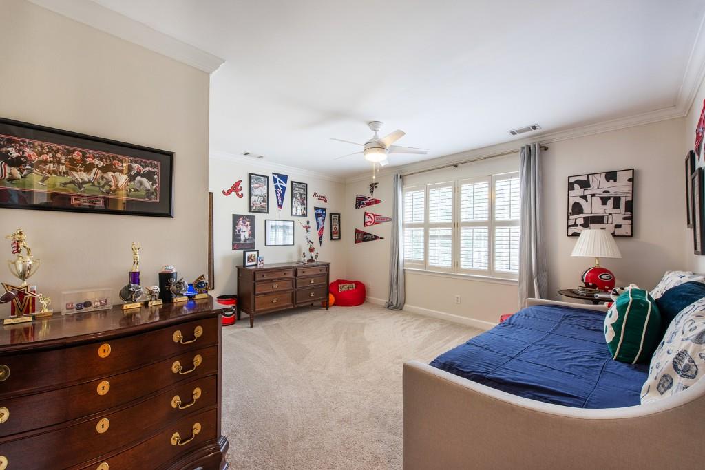 3211 Circle Oaks Drive SE