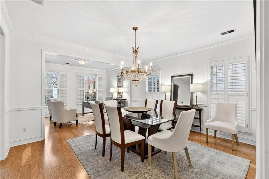 1106 Queensgate Drive SE