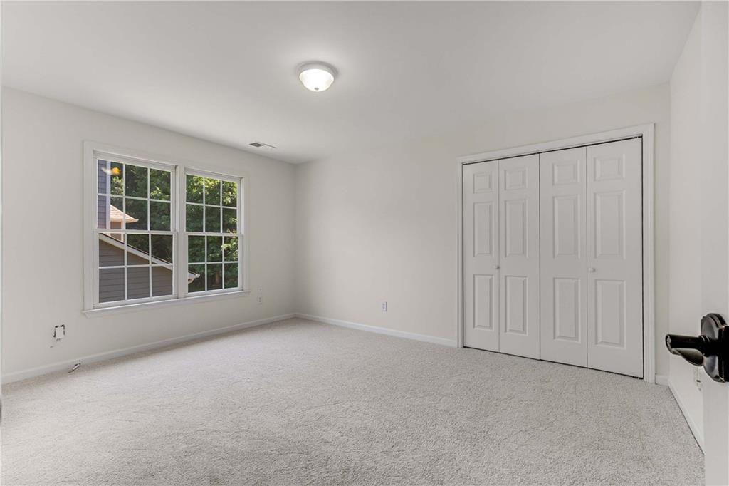 1106 Queensgate Drive SE