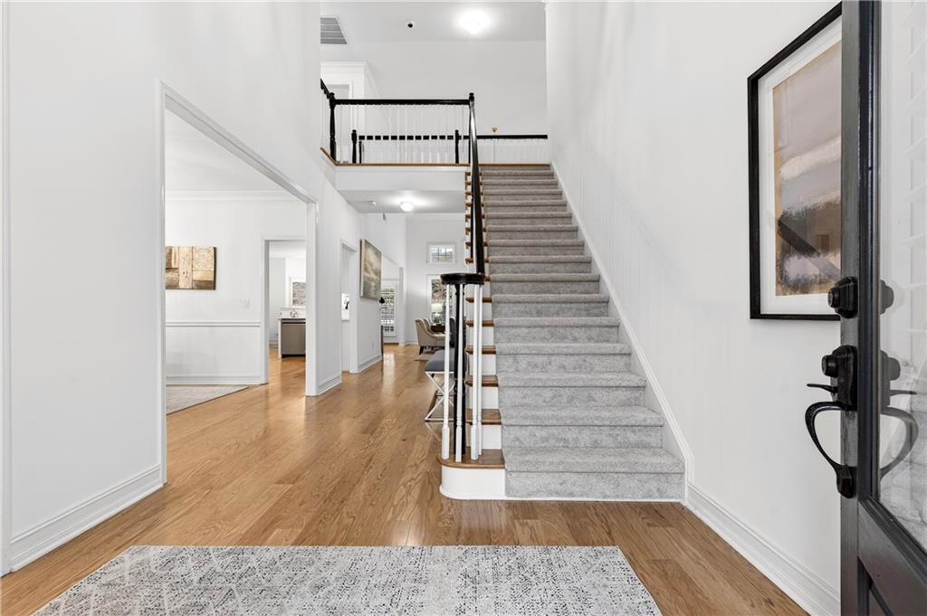 1106 Queensgate Drive SE