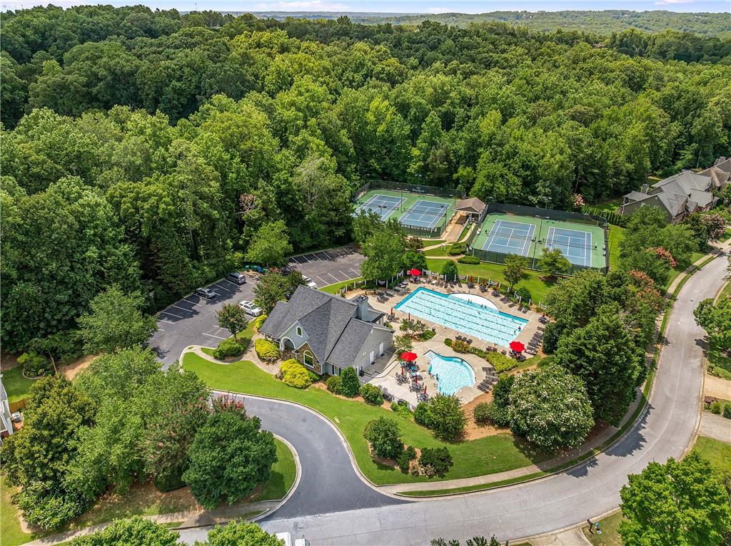 1106 Queensgate Drive SE