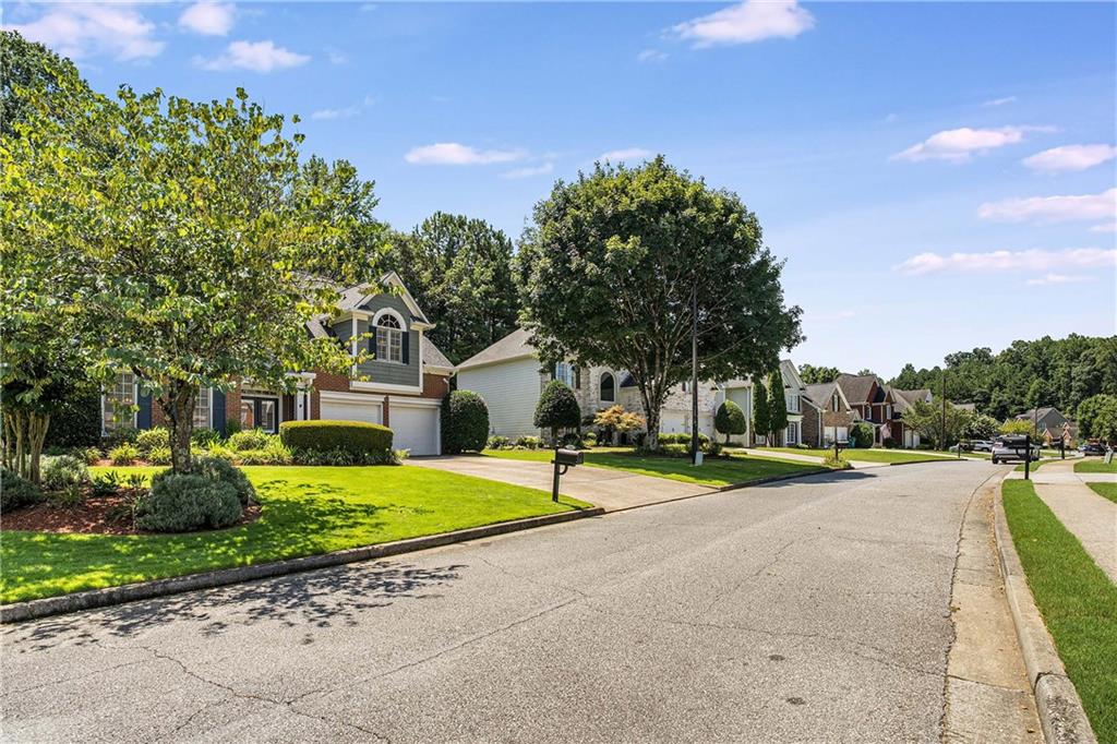 1106 Queensgate Drive SE