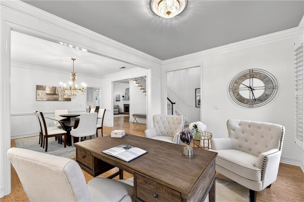 1106 Queensgate Drive SE