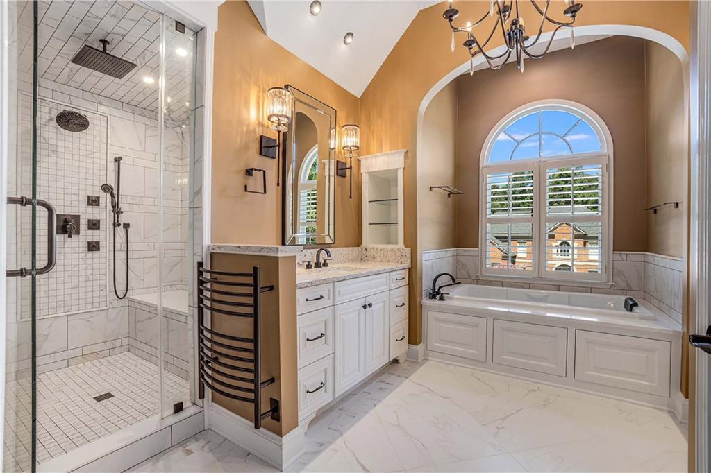 1106 Queensgate Drive SE