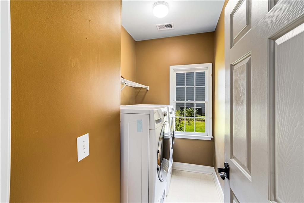 1106 Queensgate Drive SE