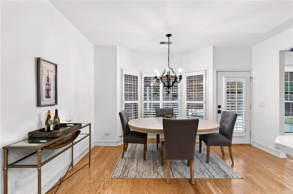 1106 Queensgate Drive SE