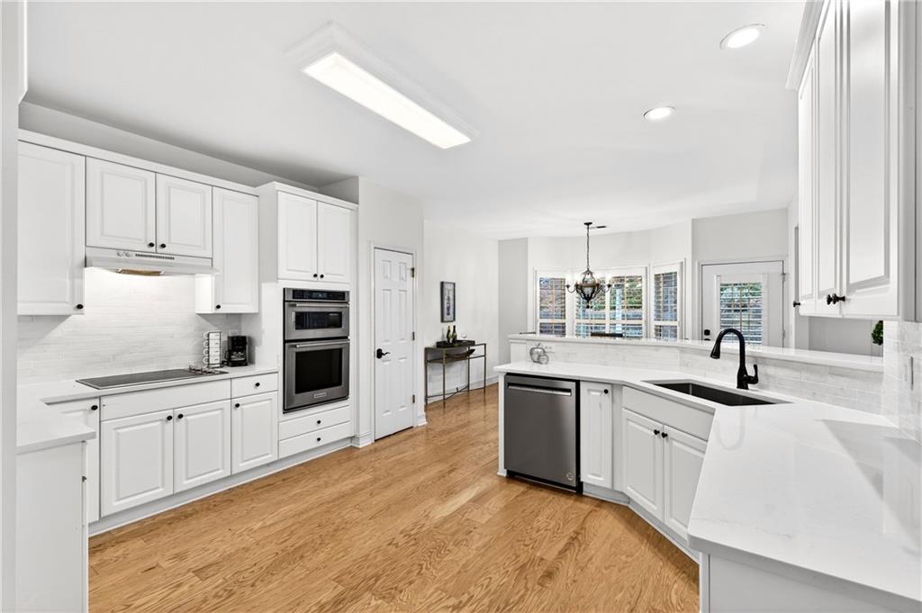 1106 Queensgate Drive SE