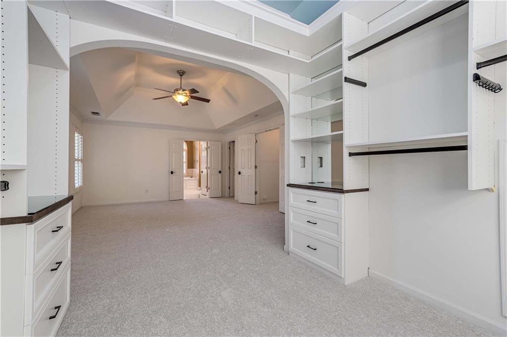 1106 Queensgate Drive SE