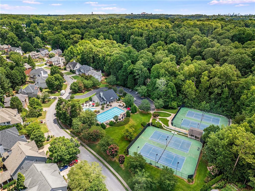 1106 Queensgate Drive SE