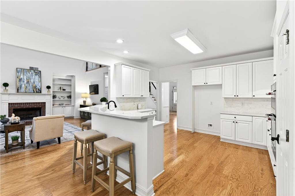 1106 Queensgate Drive SE