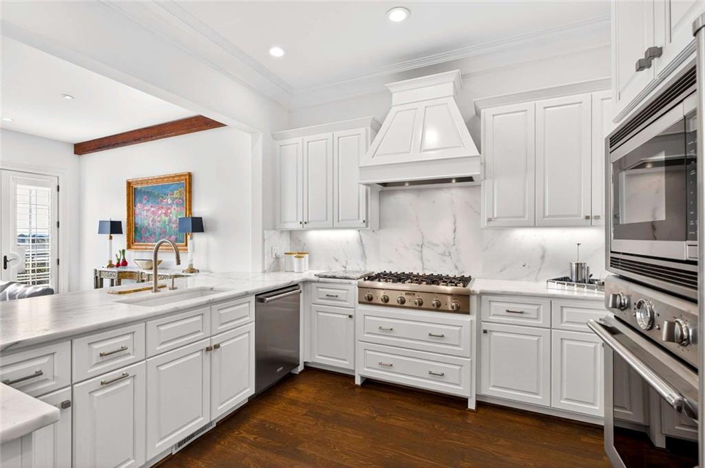 2832 Paces Lookout Lane SE